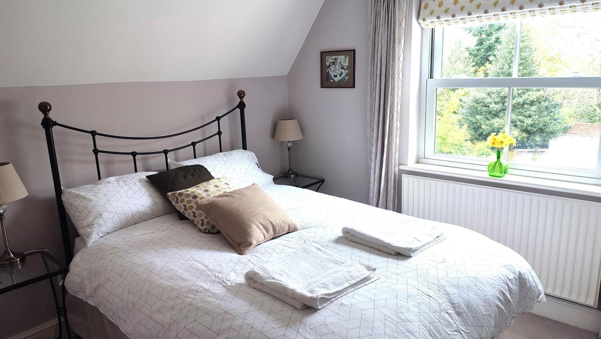3 Bedroom Cottage In Sunninghill, Ascot Екстериор снимка