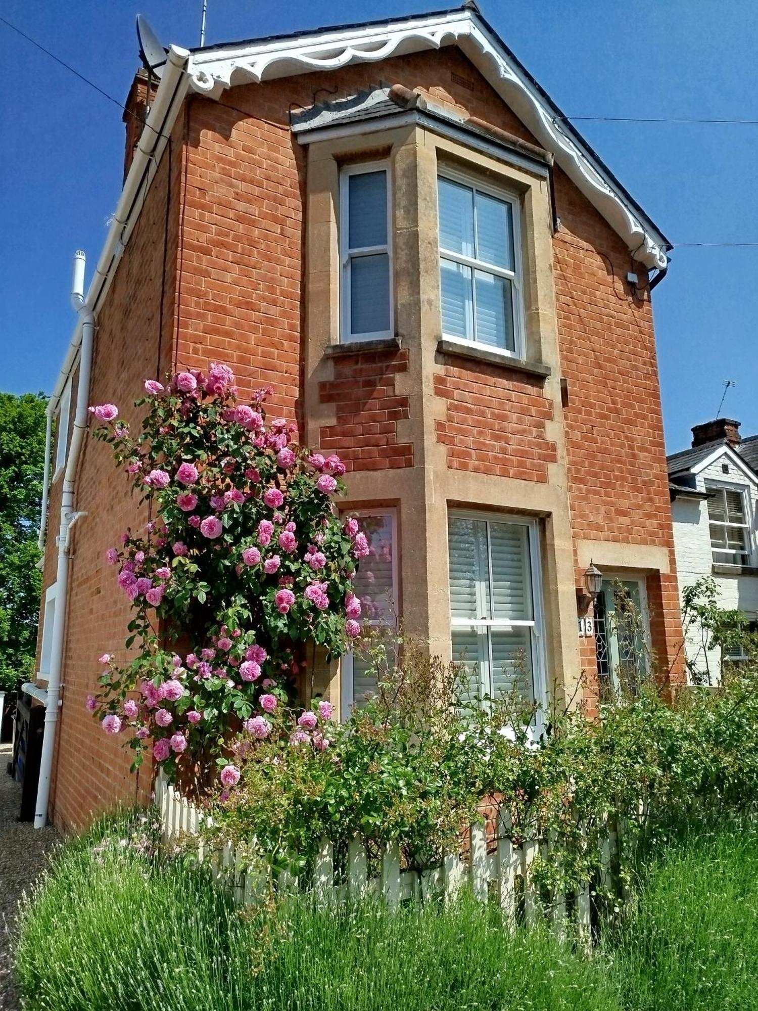 3 Bedroom Cottage In Sunninghill, Ascot Екстериор снимка